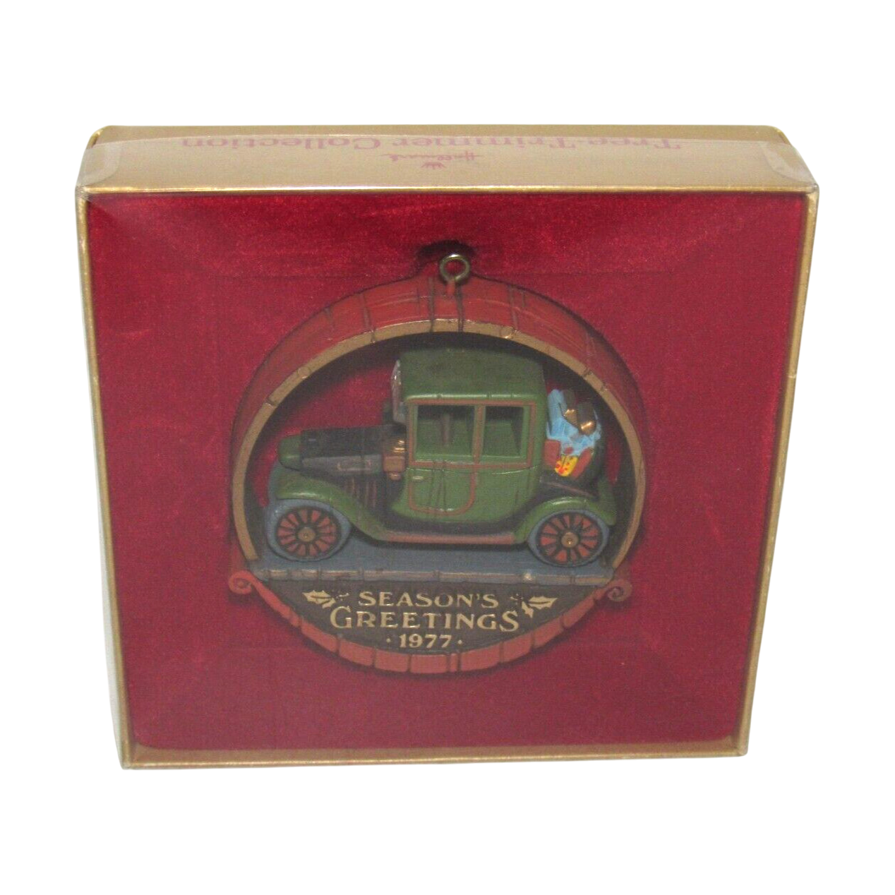 1977 Season's Greetings Hallmark Ornament (Nostalgia) QX1802