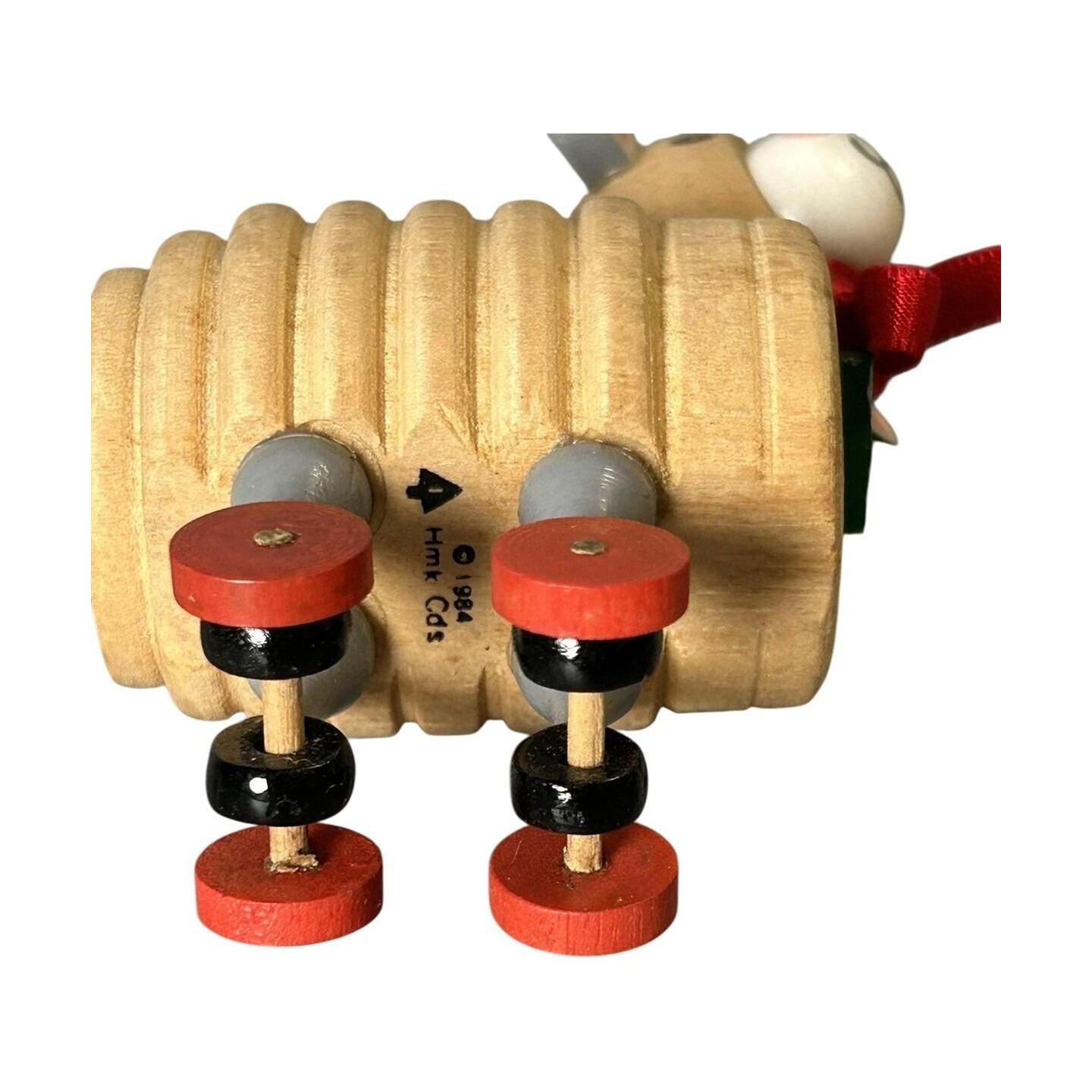 1984 Lamb Hallmark Ornament (Nostalgic Childhood) QX4394