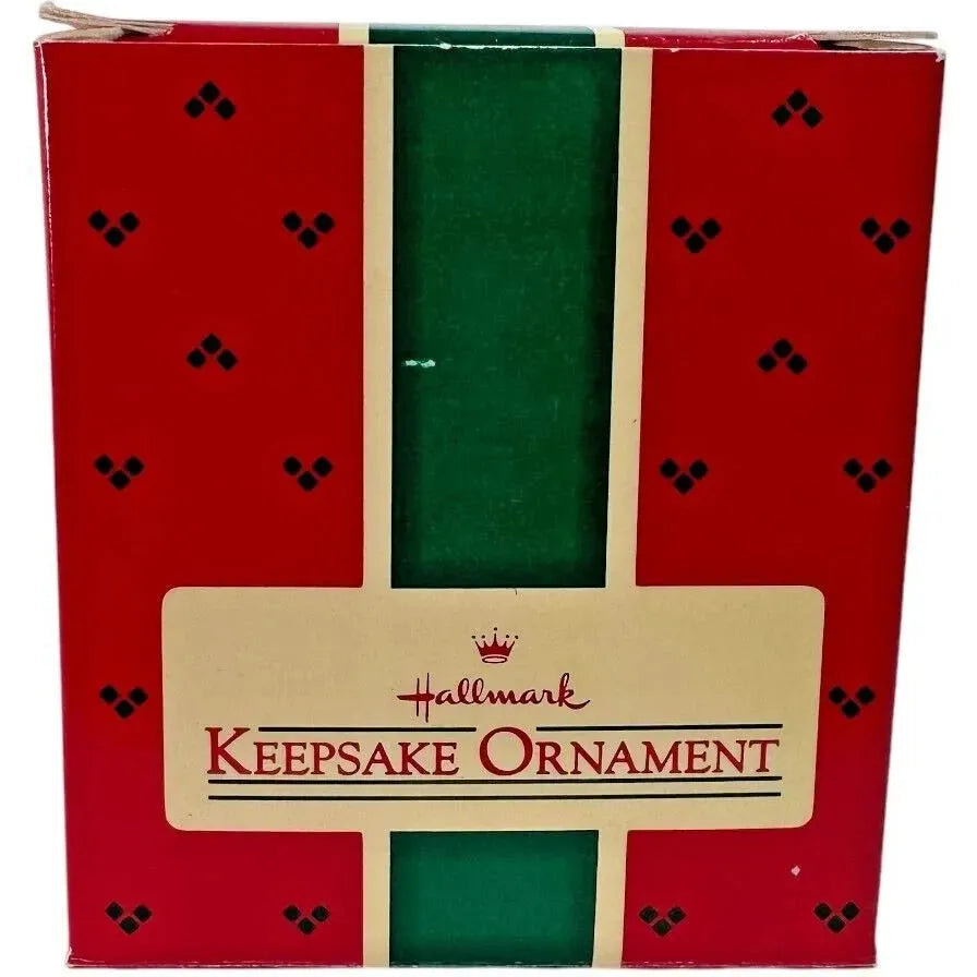 1985 Doggy In a Stocking Hallmark Ornament (Puppy) QX4742