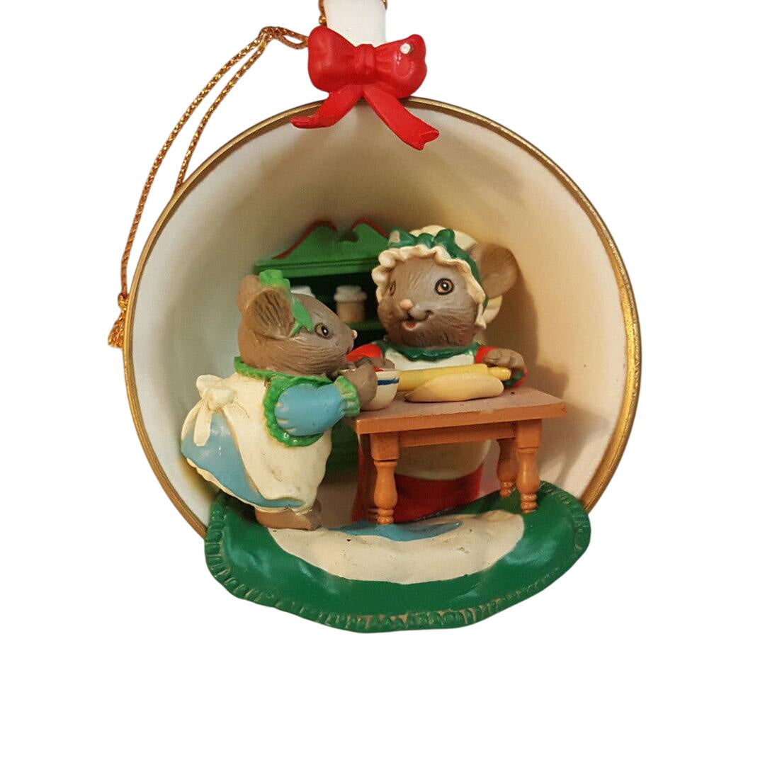 1989 "Christmas Cookin" Third in the "Cozy Cup" Series (Kitchen)