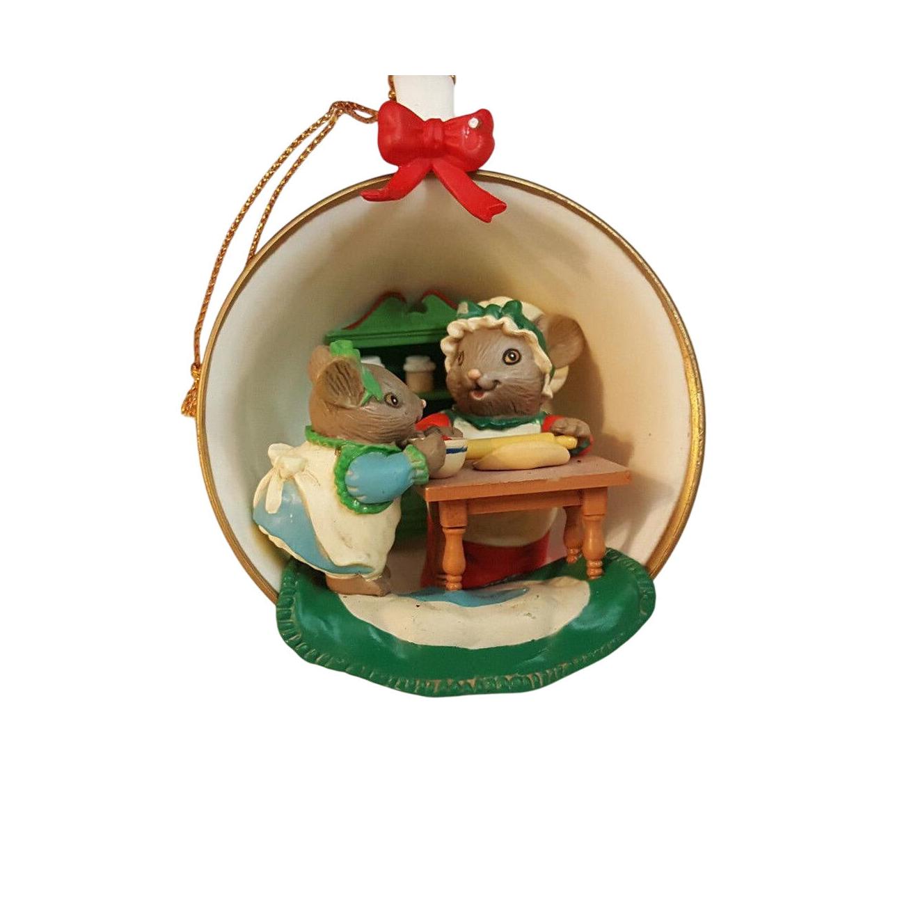 1989 "Christmas Cookin" Third in the "Cozy Cup" Series Enesco Ornament (Kitchen) 563048