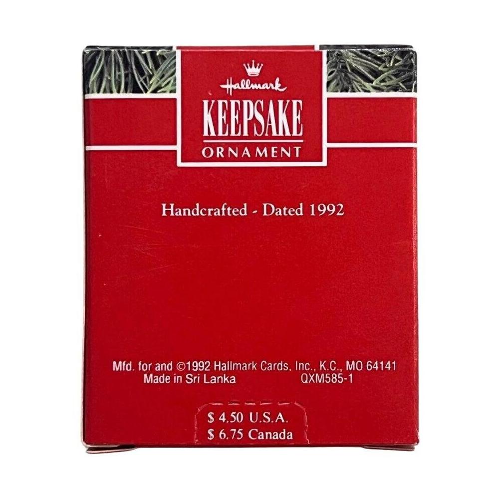 1992 Visions of Acorns Hallmark Ornament (Animal) QXM5851