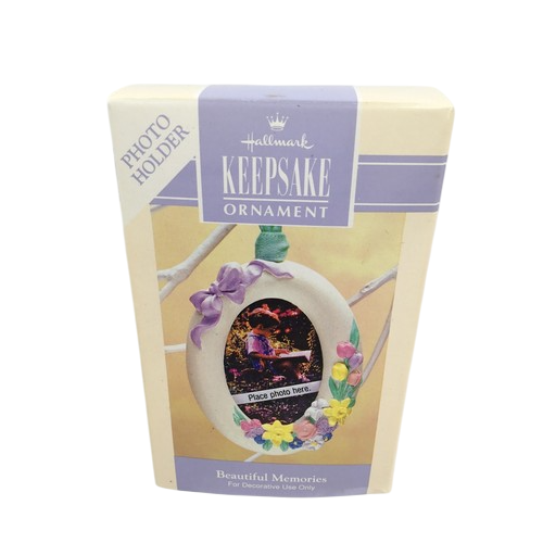 1993 Beautiful Hallmark Ornament (Easter Photo Holder) QEO8362