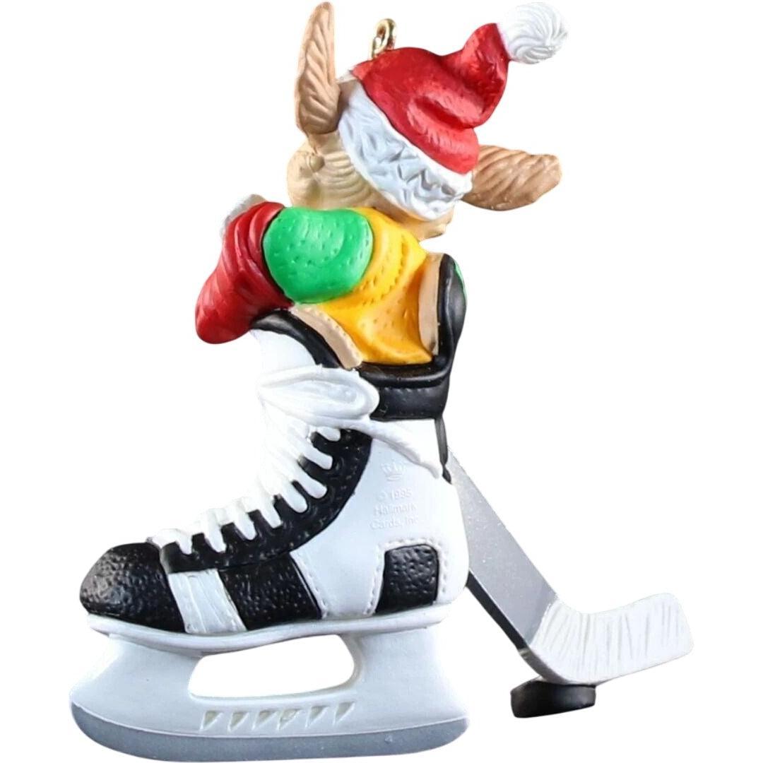 1995 Hockey Pup Hallmark Ornament (Hockey) QX5917