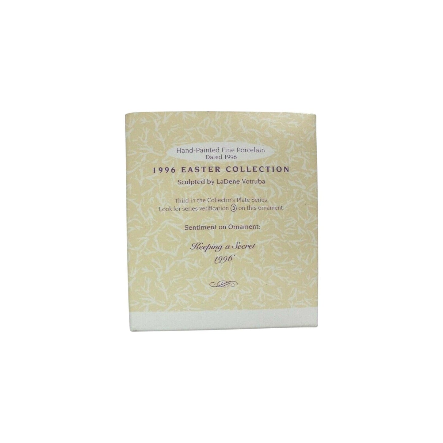 1996 Keeping a Secret Hallmark Ornament (Collector's Plate) QEO8221 Image5