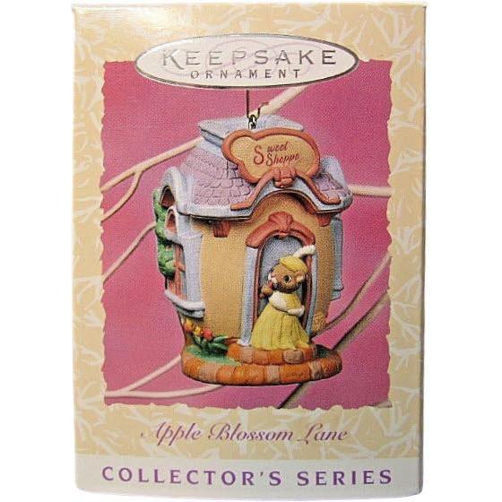 1997 Apple Blossom Lane Hallmark Ornament (Series #3) QEO8662