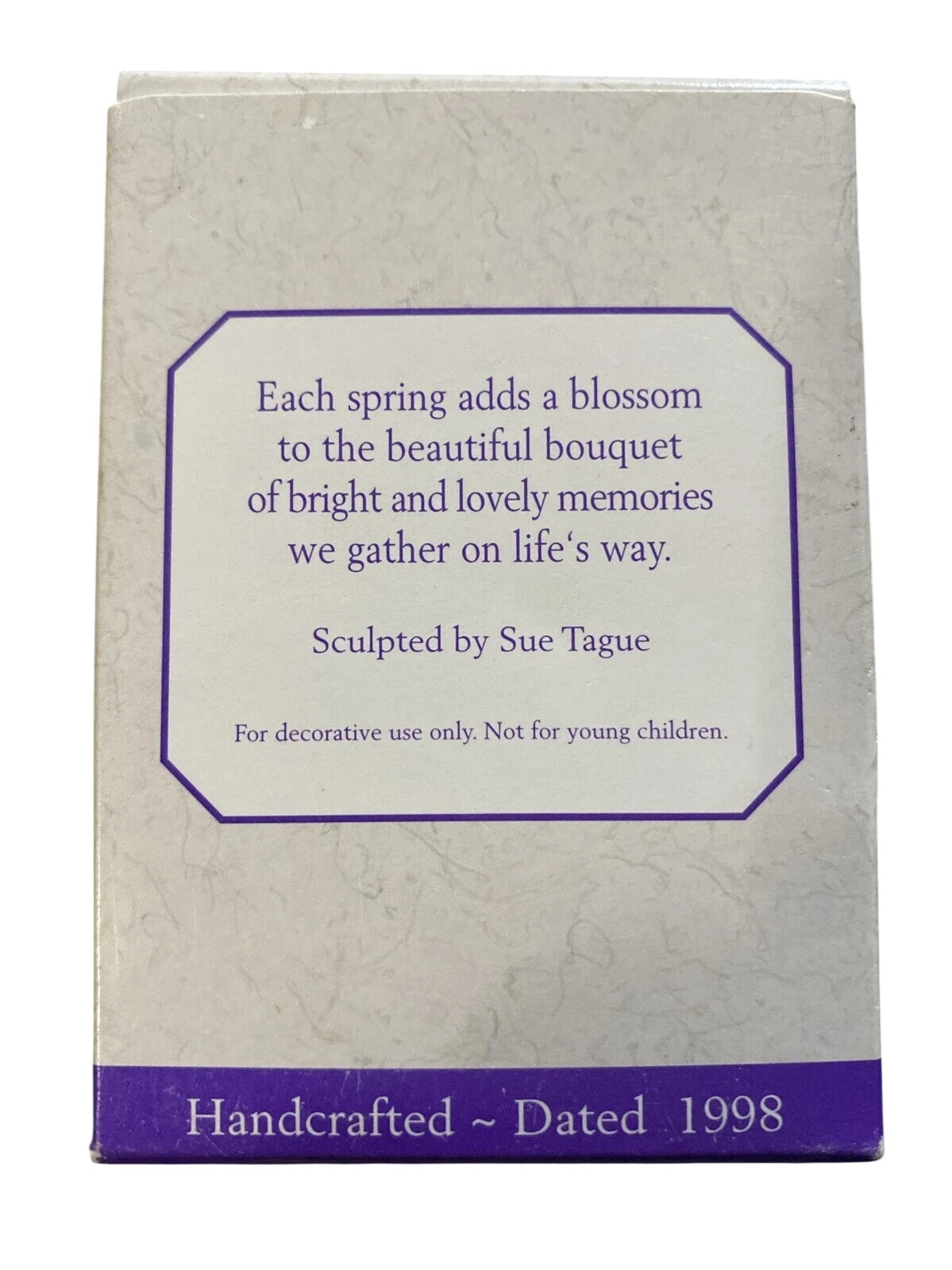 1997 Bouquet of Memories Hallmark Ornament (Flower) QEO8456