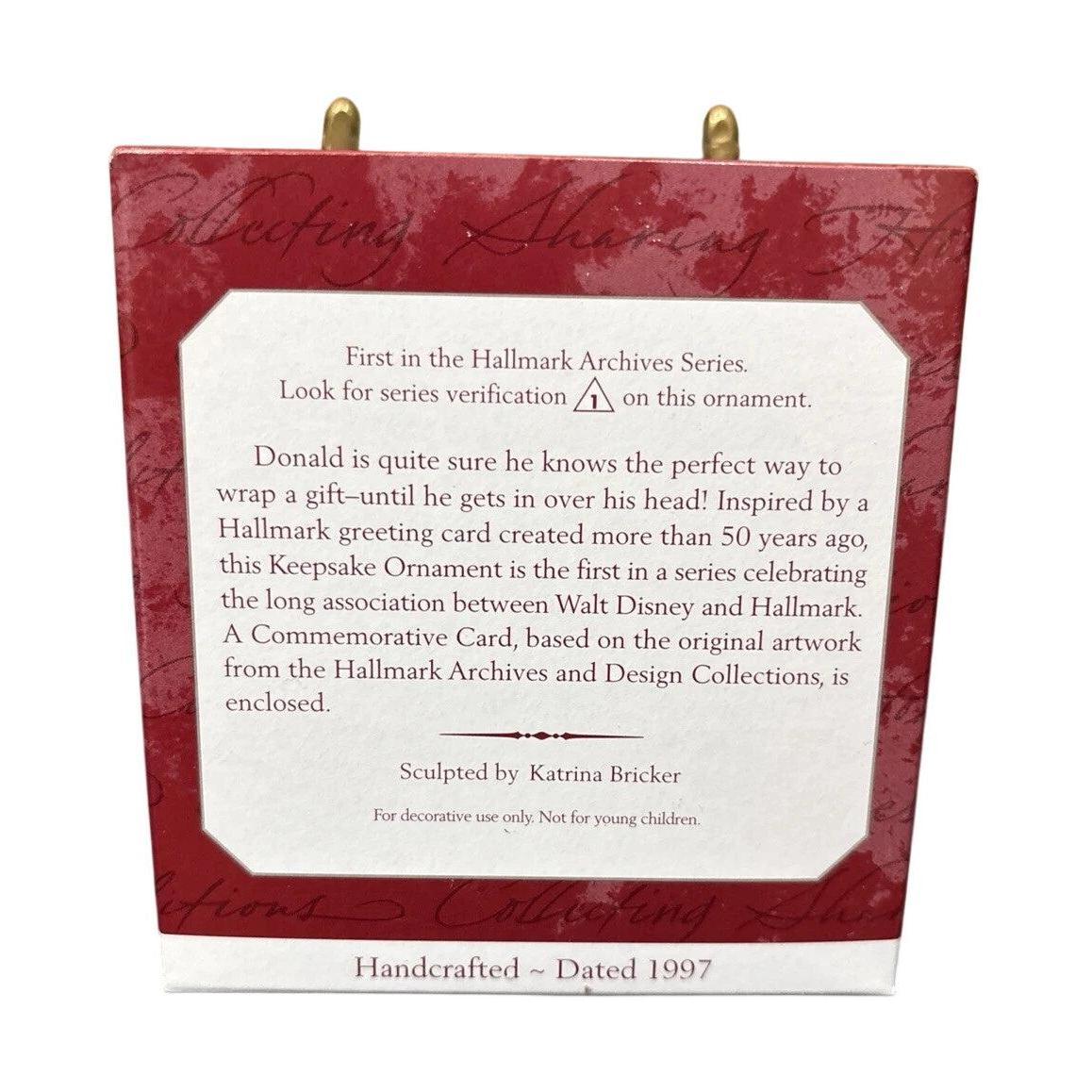 1997 Donald's Surprising Gift Hallmark Ornament (Disney) QXD4025 Image4