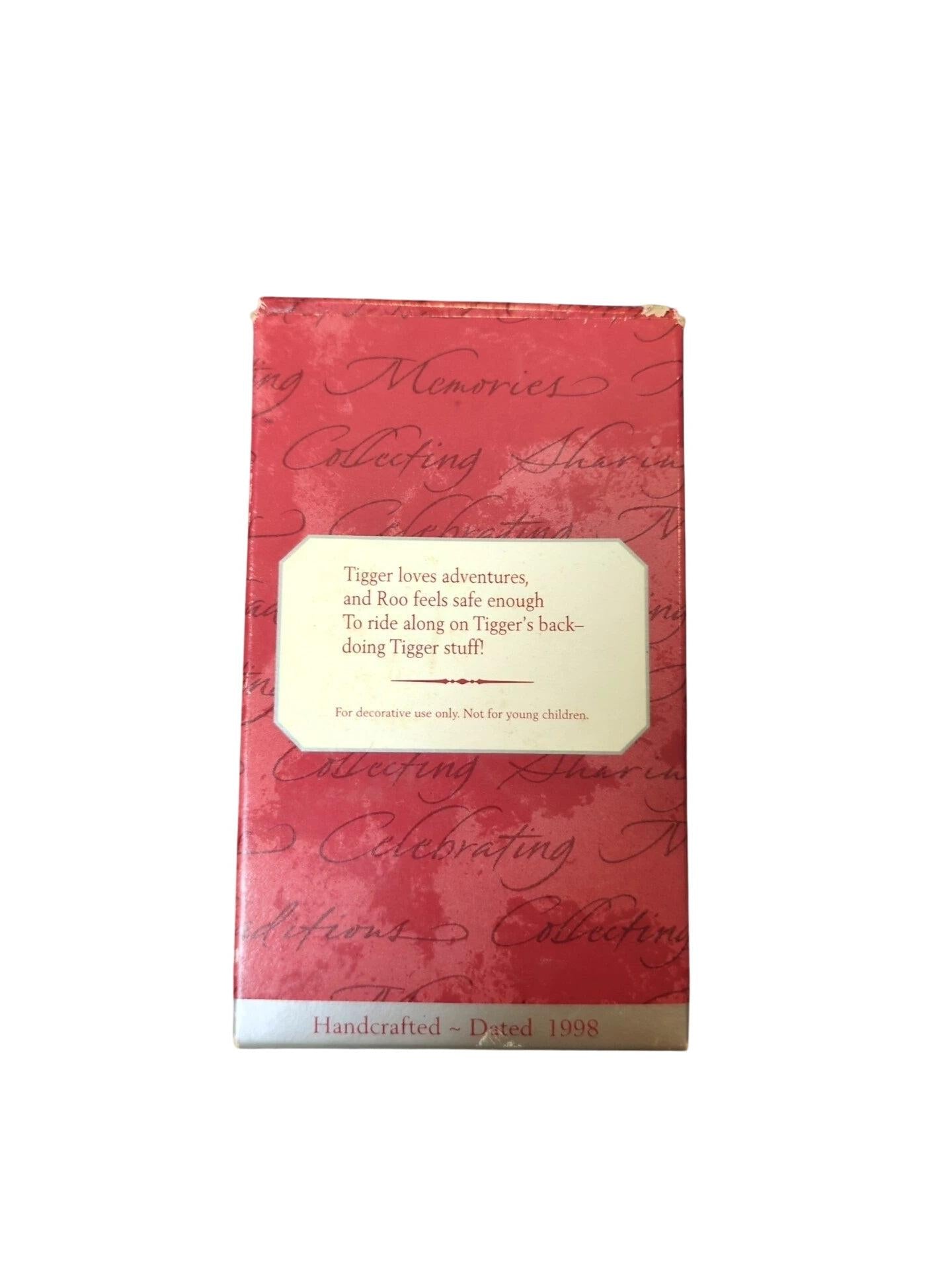 1998 Bouncy Baby-sitter Hallmark Ornament (Winnie the Pooh) QXD4096