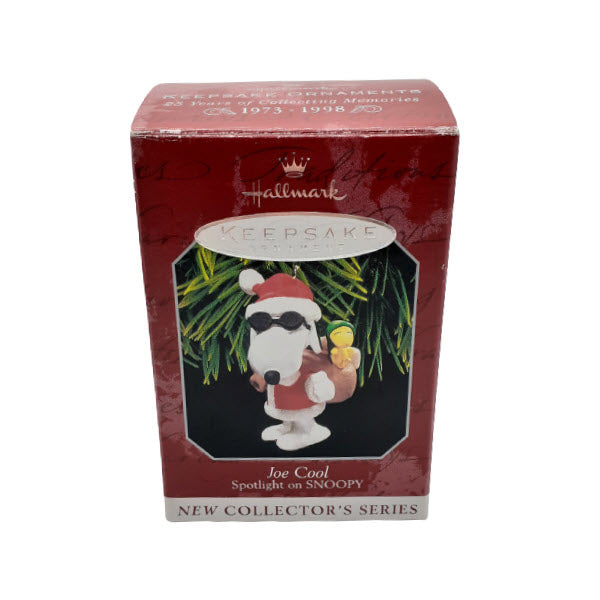 1998 Joe Cool Hallmark Ornament (Spotlight on Snoopy) QX6453