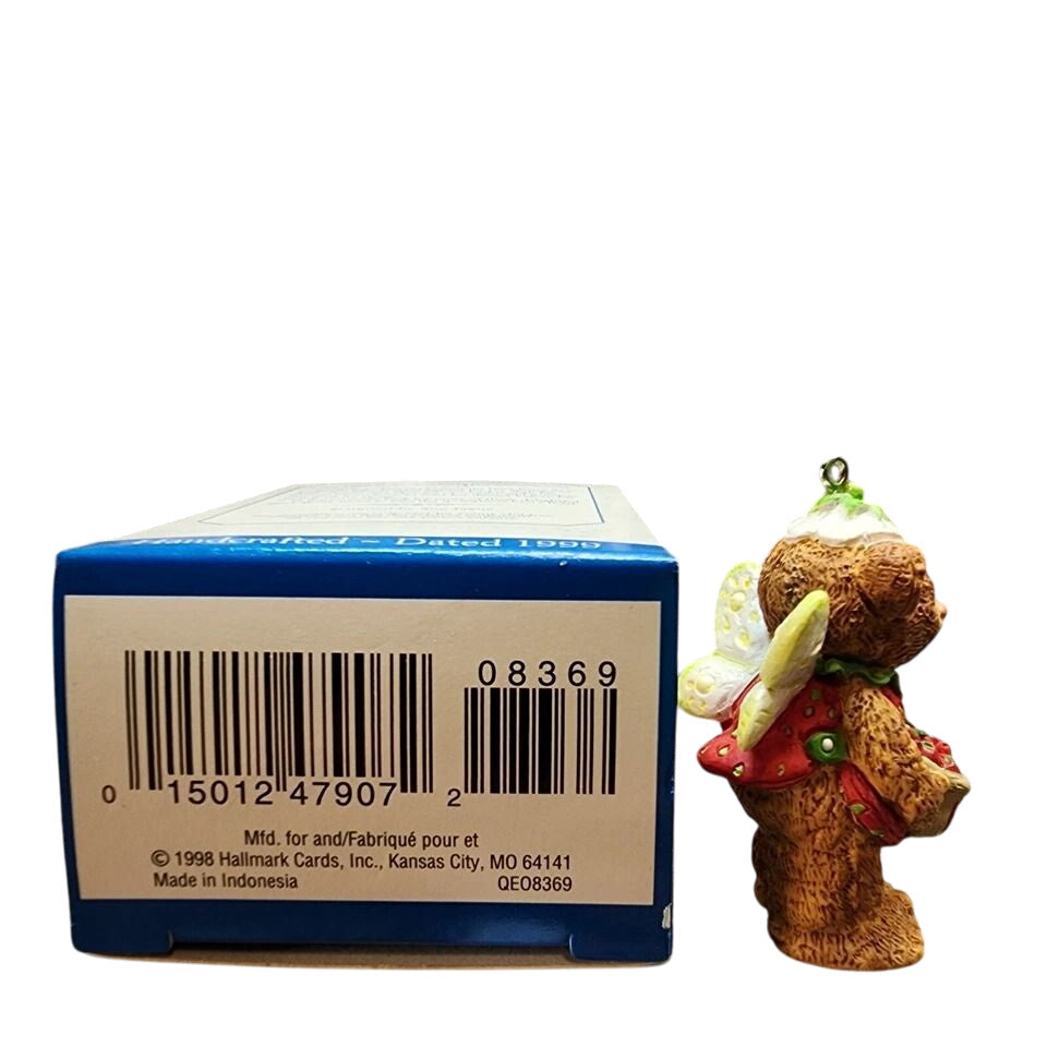 1998 Strawberry Hallmark Ornament (Fairy Berry Bears) QEO8369
