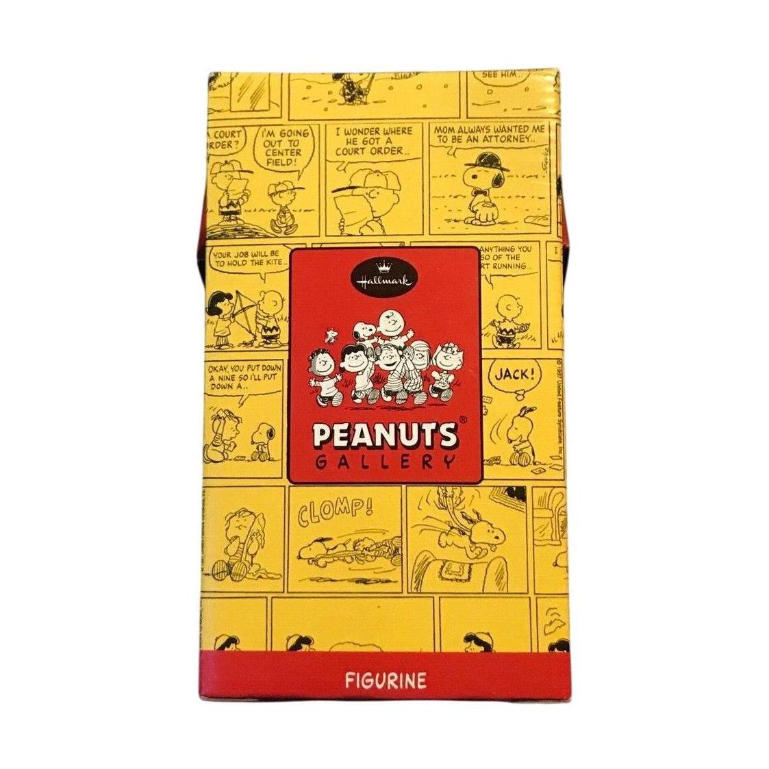 2000 Linus Figurine Hallmark Ornament (Peanuts) QPC4019