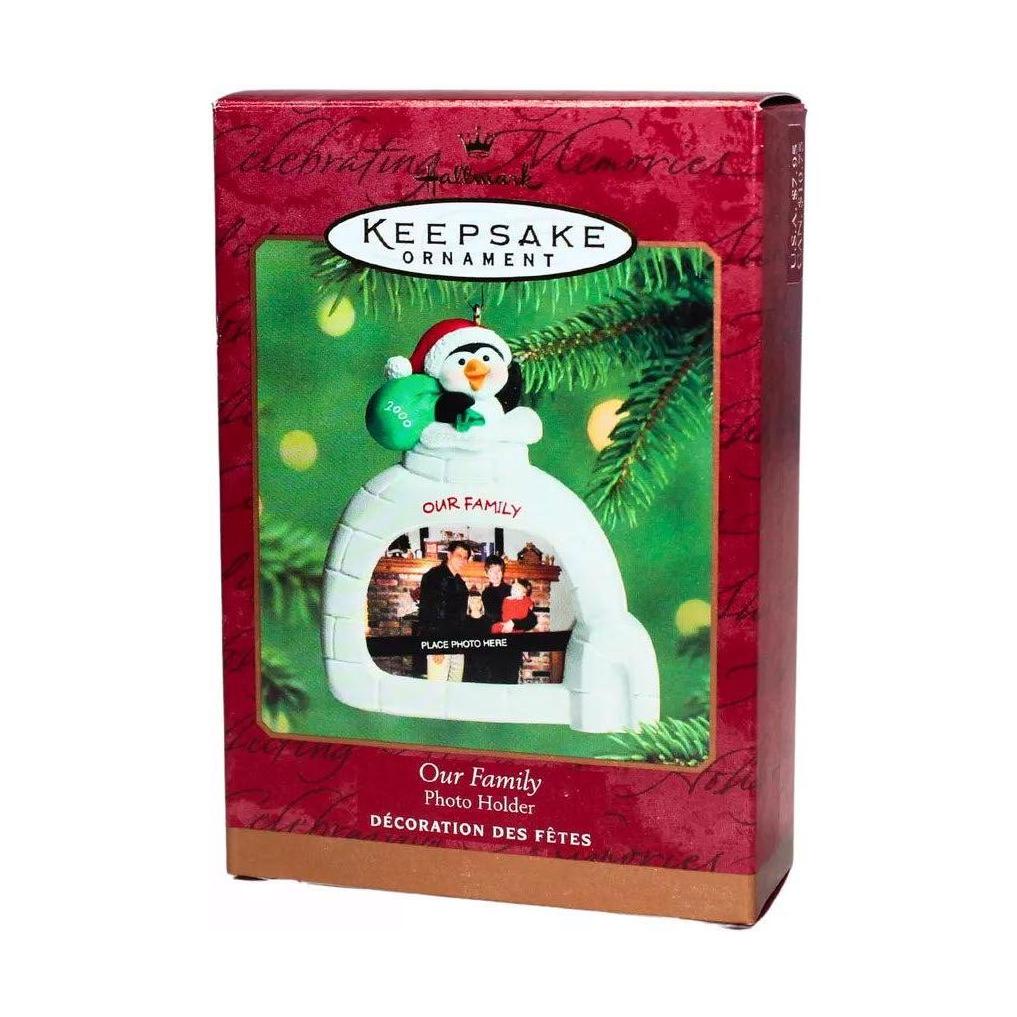 2000 Our Family Hallmark Ornament (Photo Holder) QX8211