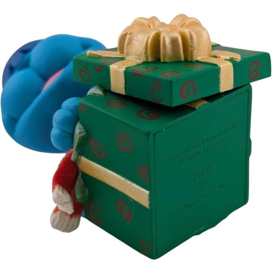 2000 Surprise Package Hallmark Ornament (Blue's Clues) QXI8391