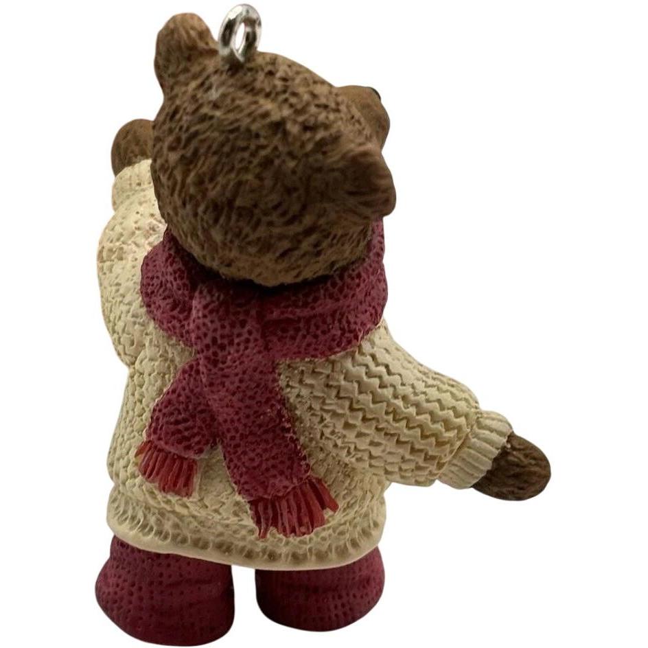 2002 Calvin Carver Hallmark Ornament (Snow Cub Club) QRP4646