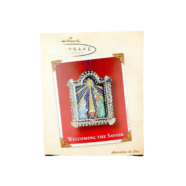 2002 Welcoming The Savior Hallmark Ornament (Nativity) QX8356