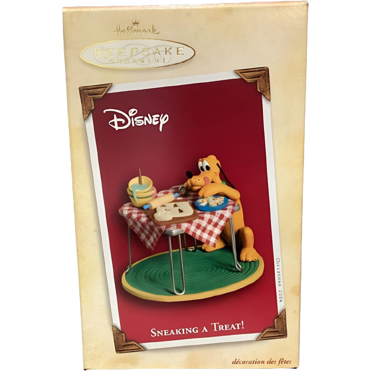 2004 Sneaking A Treat! Hallmark Ornament (Pluto) QRP4294