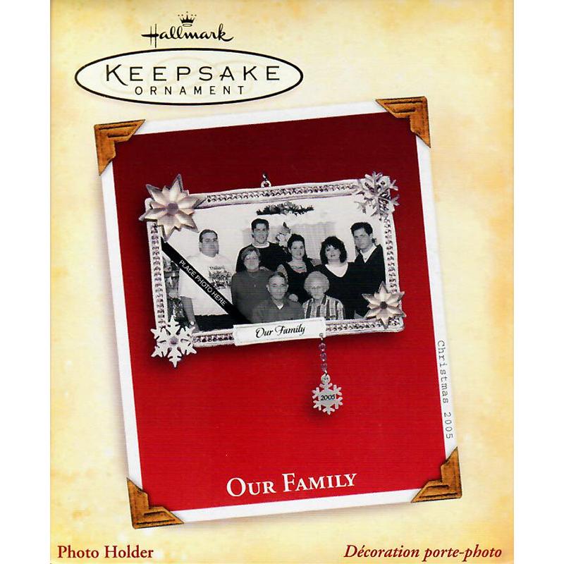 2005 Our Family Hallmark Ornament (Photo Holder) QXG4725