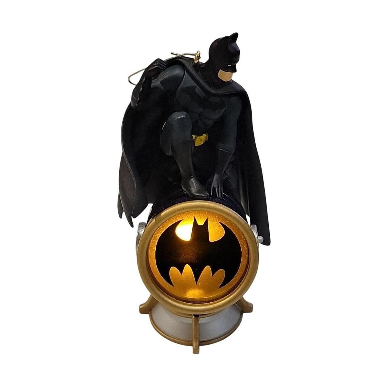 2006 The Bat-Signal Hallmark Ornament (Super Heroes) QXI6153