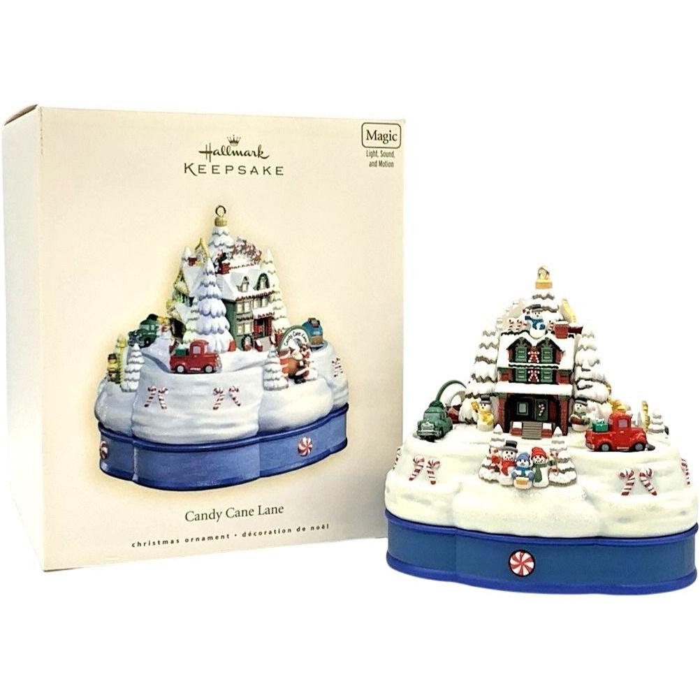 2007 Candy Cane Lane Hallmark Ornament (Magic Village) QXG7557