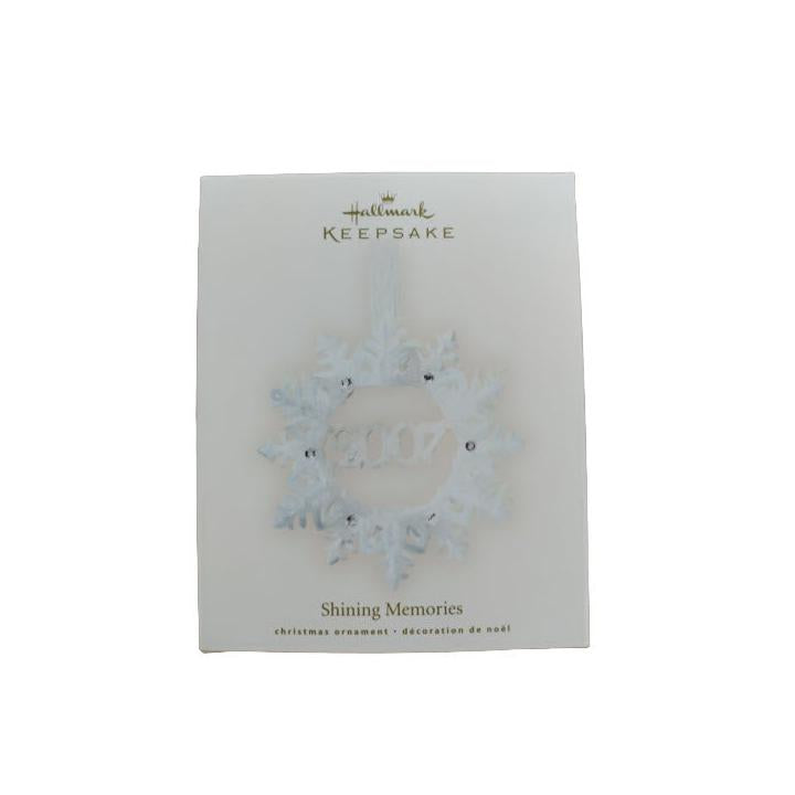 2007 Shining Hallmark Ornament (Snowflakes) QXG6387