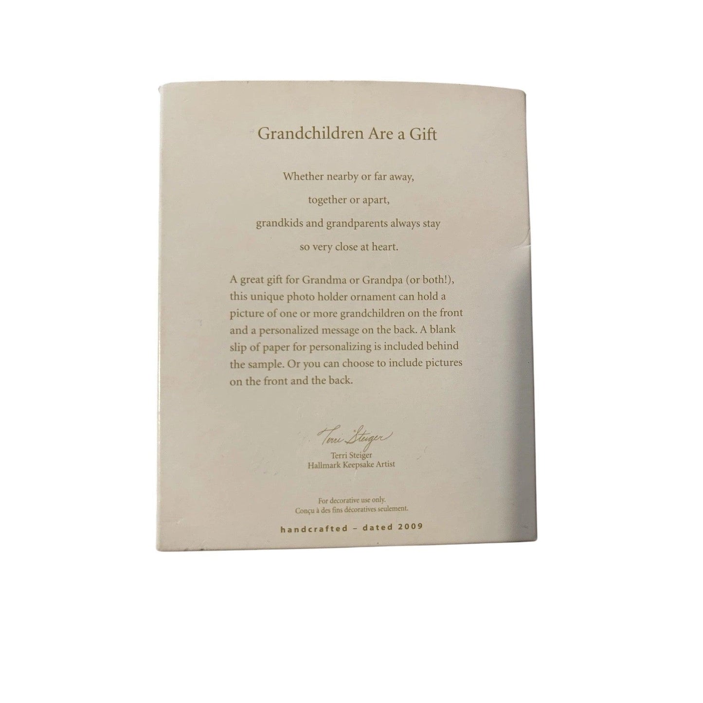 2009 GrandChildren Are a Gift Hallmark Ornament (Photo Holder) QXG6682