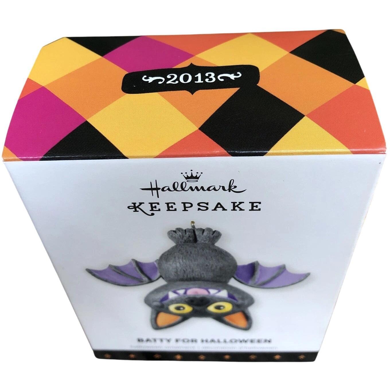 2013 Batty For Halloween Hallmark Ornament (Halloween) QFO5215