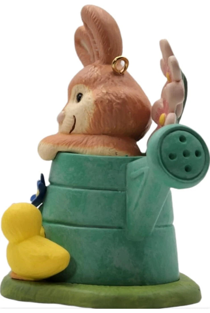 2013 A Spring Surprise Hallmark Ornament (Easter) QHG5626