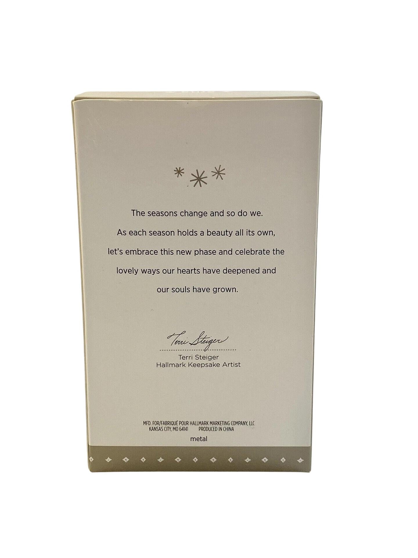 2015 A New Season Hallmark Ornament (Feature) QHX1099