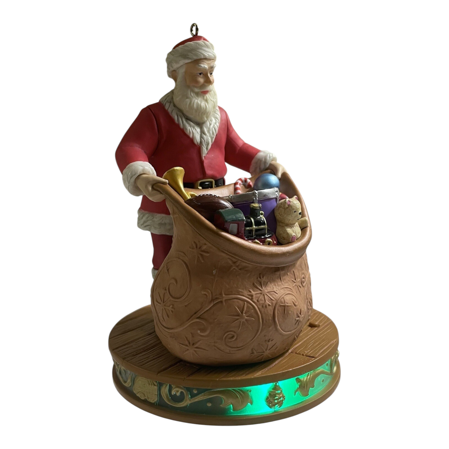 2015 Packing Up the Toys Hallmark Ornament (Once Upon a Christmas) QCX9089