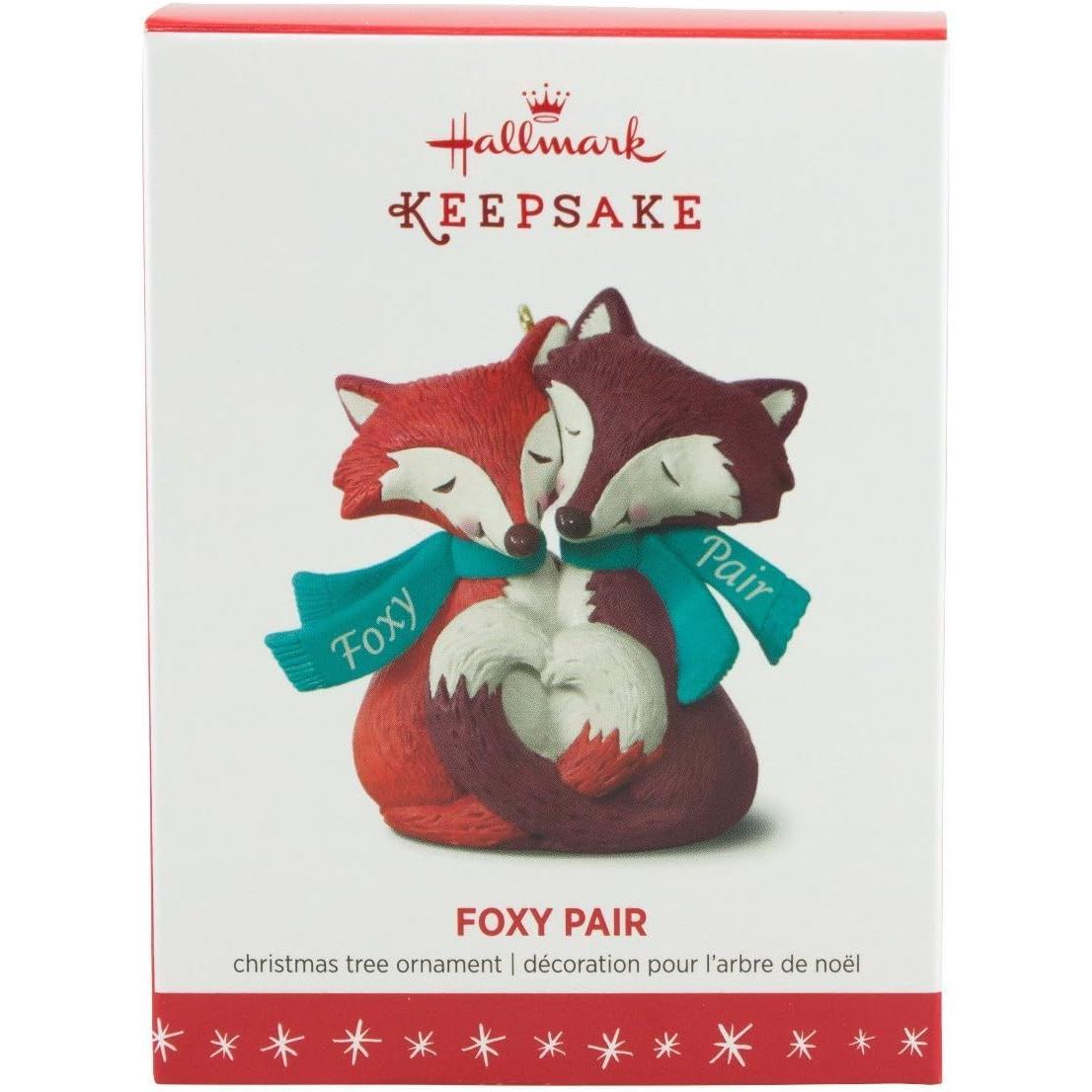 2016 Foxy Pair Hallmark Ornament (Fox) QGO1294