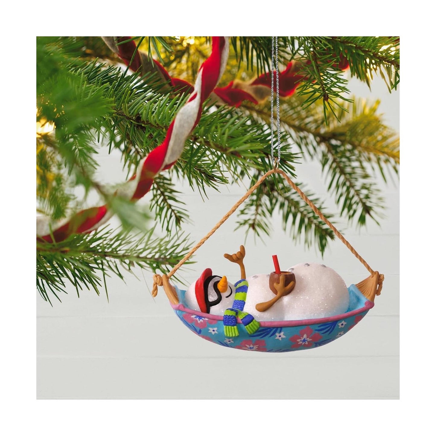 2017 Mele Kalikimaka Hallmark Ornament (Beach) QGO1052