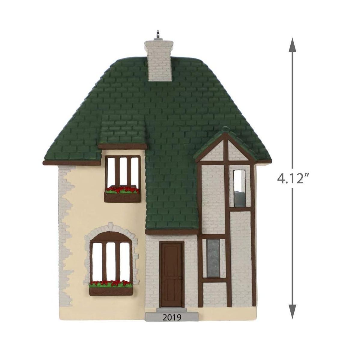 QXR9439 2019 Noble Tudor (Nostalgic Houses and Shops) Image1