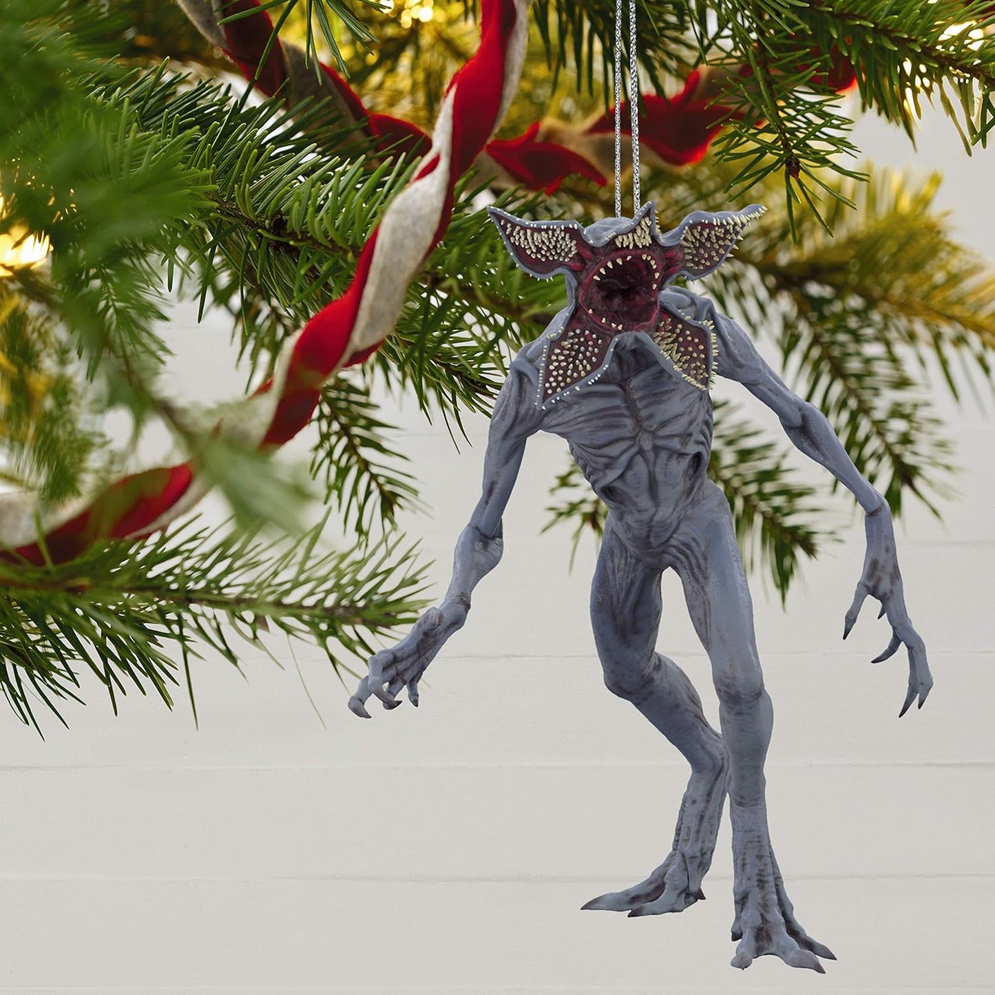 2020 Stranger Things Demogorgon Hallmark Ornament (Stranger Things) QXI6244