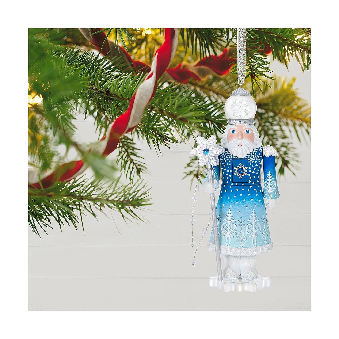 QXR9042 2021 Duke of Winter Noble Nutcrackers Image5
