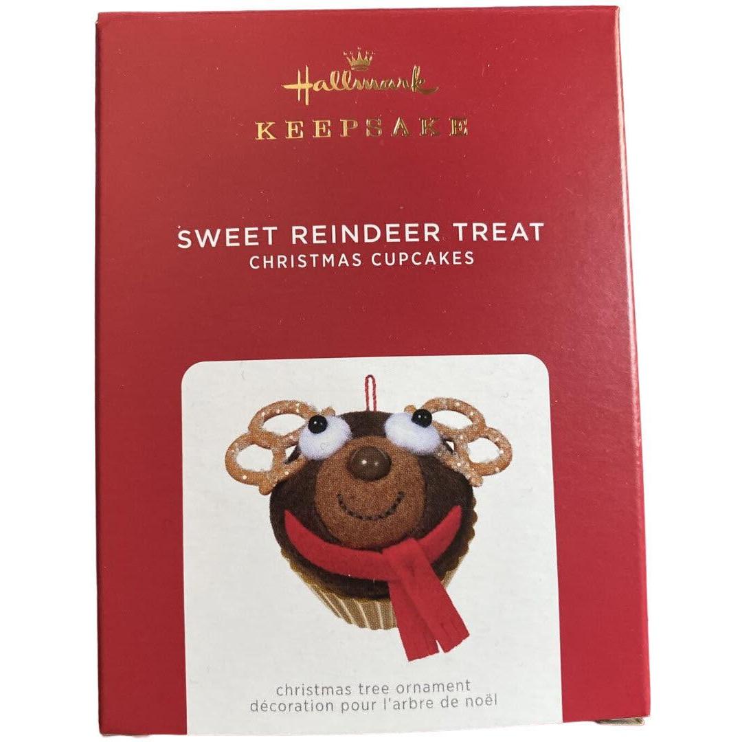 2021 Sweet Reindeer Treat Hallmark Ornament (Christmas Cupcakes) QXE3222
