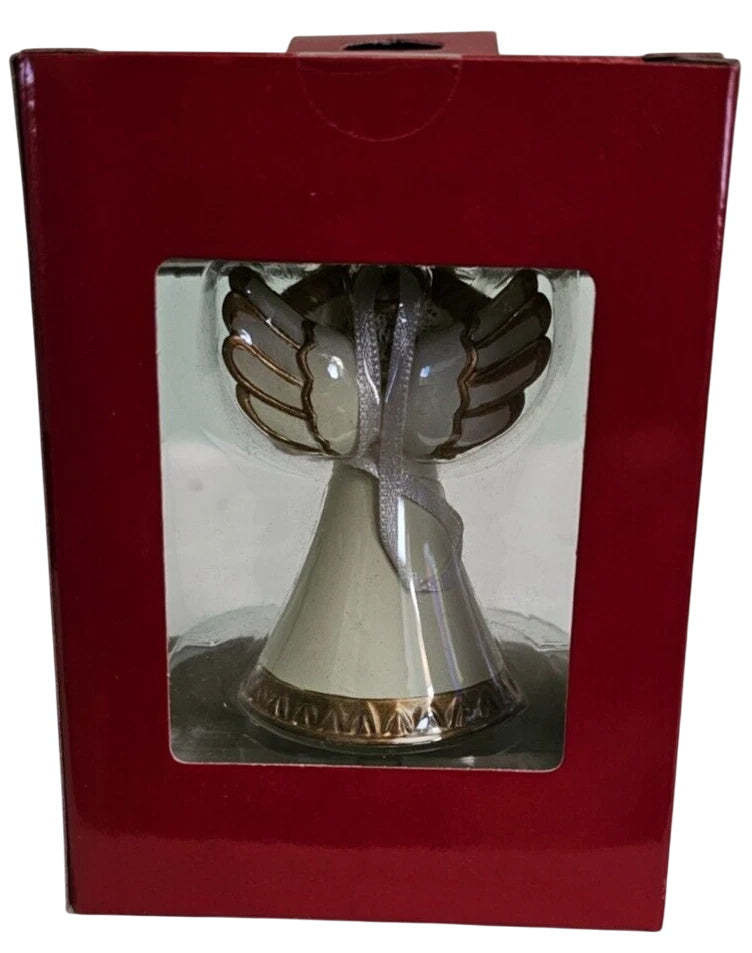 2022 Ángeles Young Angel with Dove Hallmark Ornament (Angels) 1HCM8623