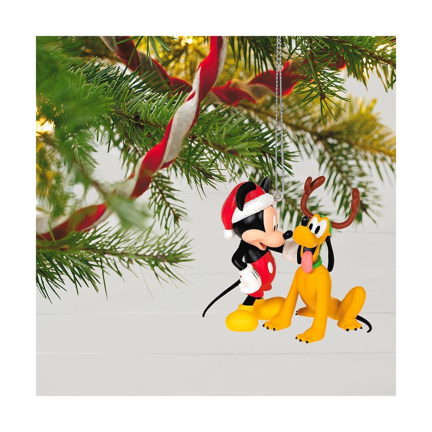 2022 Mickey and Pluto Hallmark Ornament (Mickey Mouse & Friends) QXD6576