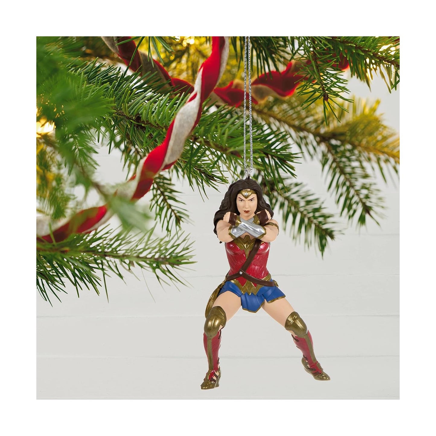 2023 Wonder Woman Hallmark Ornament (Super Heroes) QXI6119