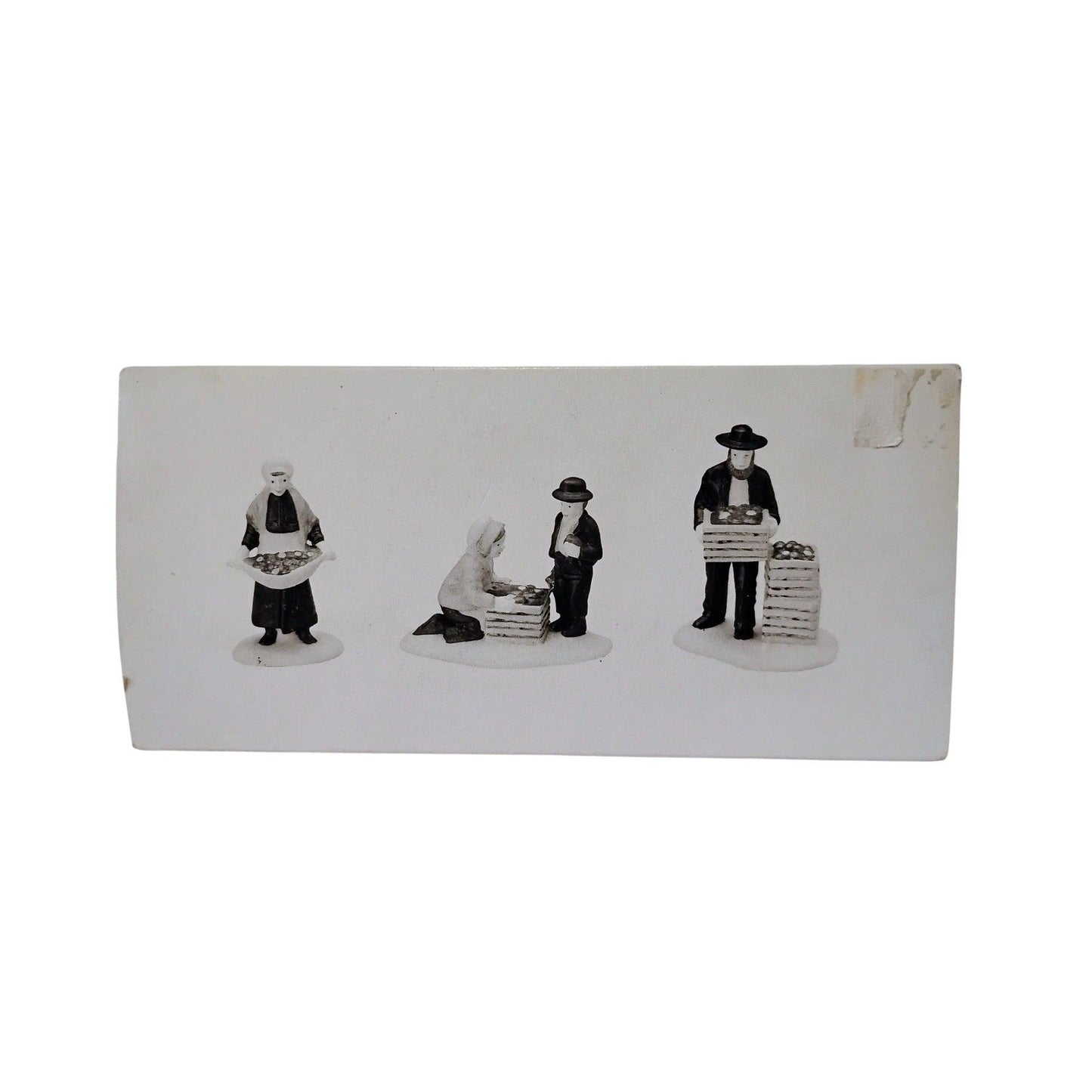 1990 Amish Family – Heritage Village (Department 56 #5948-0)