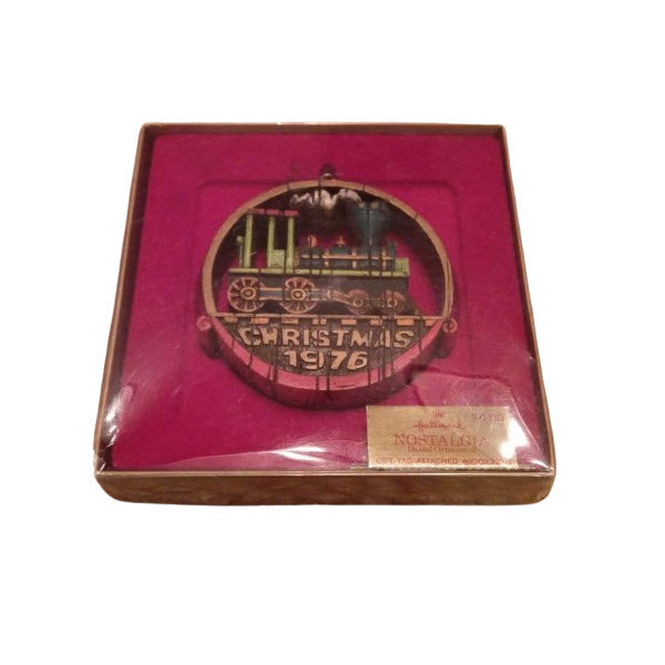 1976 Nostalgia Hallmark Ornament (Train) QX2221