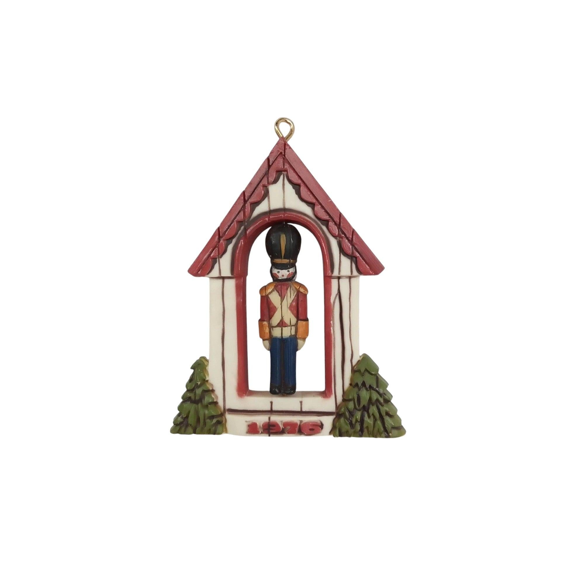 1976 Soldier (Twirl-Abouts) Hallmark Ornament QX173-1 Image1