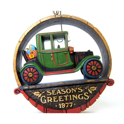 1977 Season's Greetings Hallmark Ornament (Nostalgia) QX1802