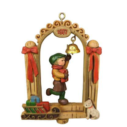 1977 The Bellringers Hallmark Ornament (The Bellringers) QX1922