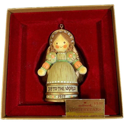 1977 Yesteryears Hallmark Ornament (Joy to the World) QX1722