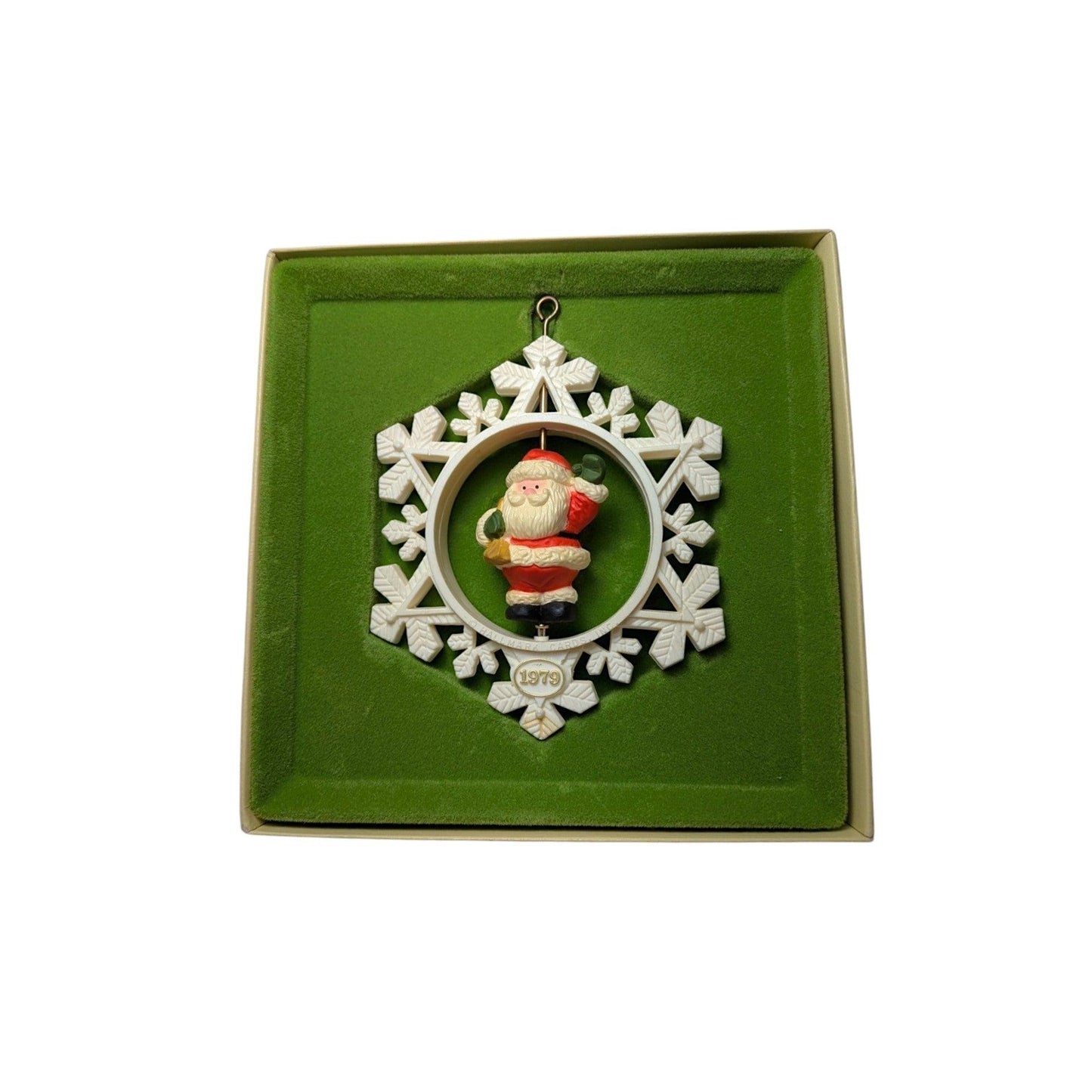 1979 Santa’s Here! (Snowflake) Hallmark Ornament QX138-7 Image4