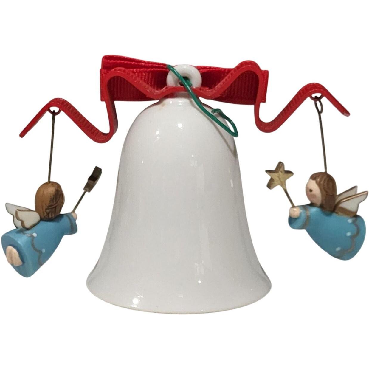 1980 Angels with Stars Hallmark Ornament (The Bellringers) QX1574