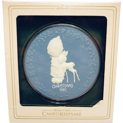 1981 Betsey Clark Cameo Keepsake (Betsey Clark)