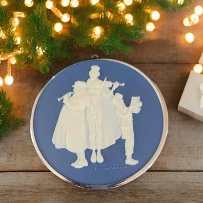 1981 Cameo Keepsake (Norman Rockwell)