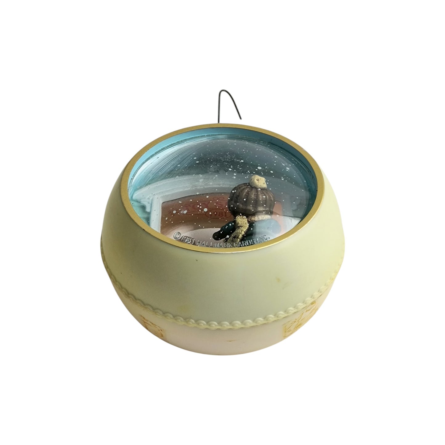 1981 Christmas Dreams (Peek-Thru-Ball) Hallmark Ornament QX437-5 Image3